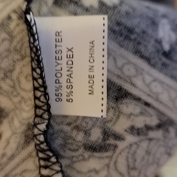 Veranee Plus Size L 3/4 Sleeve Floral Swing Tunic; Like New - Picture 4 of 6